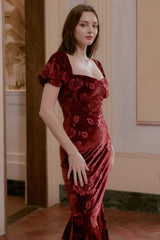 Carolina Sweetheart Neckline Velvet Midi Dress