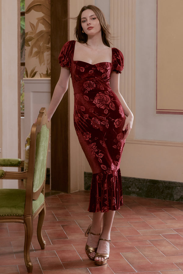 Carolina Sweetheart Neckline Velvet Midi Dress