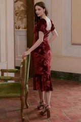 Carolina Sweetheart Neckline Velvet Midi Dress