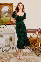 Brielle Sweet Heart Neckline Velvet Dress in Green