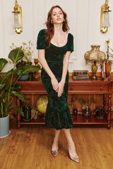 Brielle Sweet Heart Neckline Velvet Dress in Green
