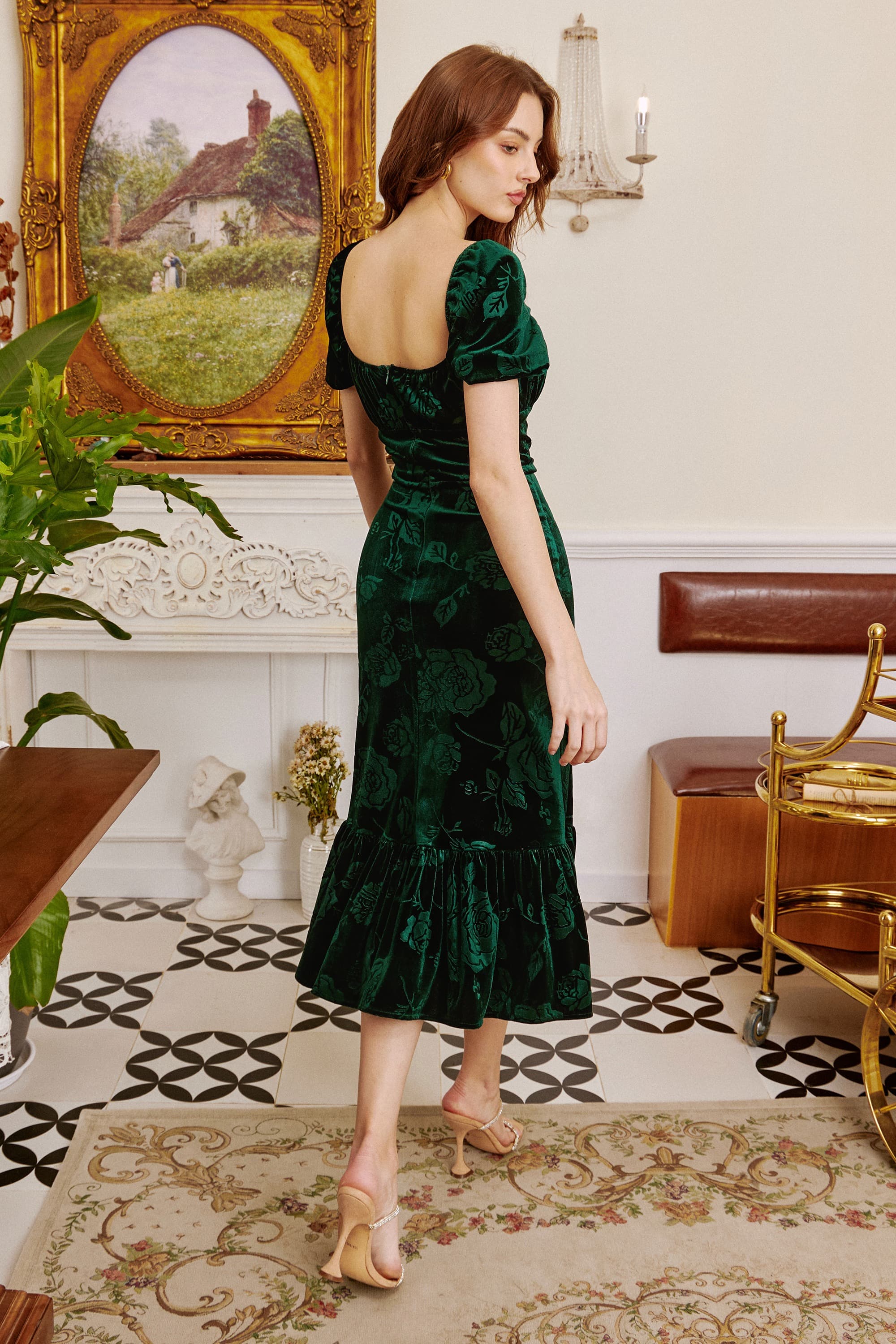 Brielle Squared Neckline Velvet Midi Dress in Green